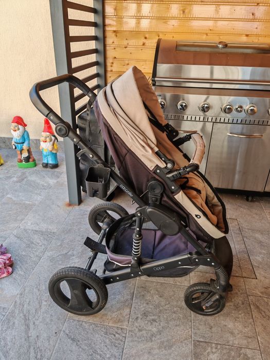 Vând Cărucior 3 în 1 Cocolle Opa, pret 450 lei.