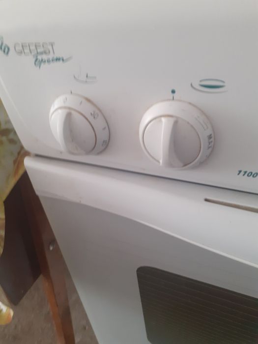 Продам газовую  плиту