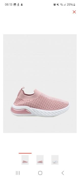 Кроссовки для девочки.