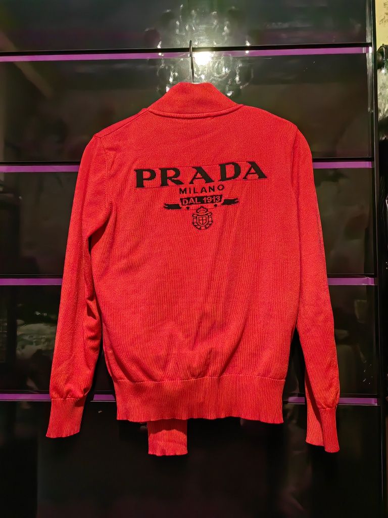 100%оригинален екип на Prada от 4 части