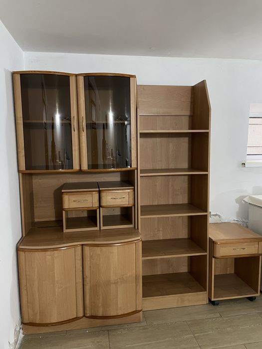 Продам шкаф с книжной полкой