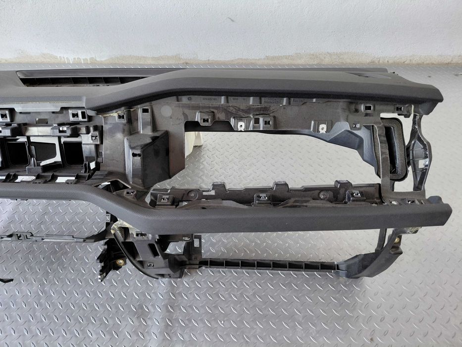 Ново Табло Skoda Kodiaq Шкода Кодиак Черна гума без Head UP