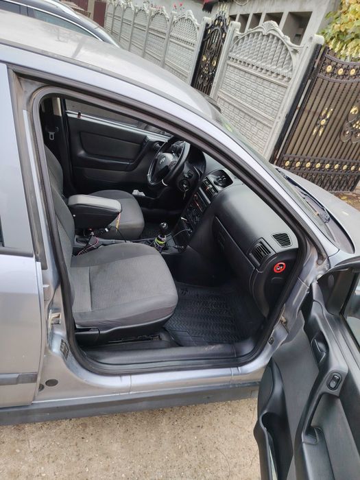 Vând opel astra G