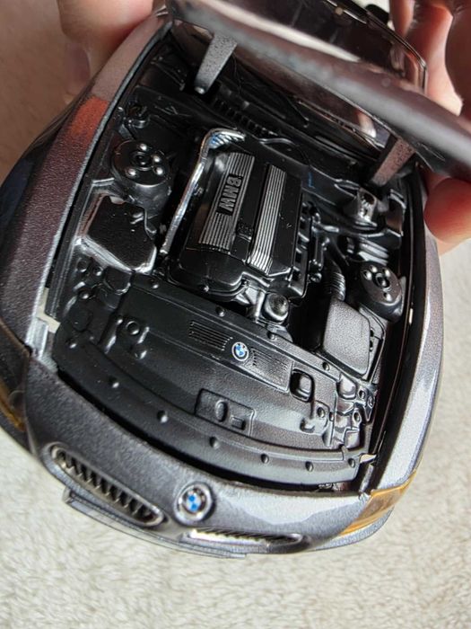 Продавам модели 1:18 и 1:24 цени от 35 до 80лв