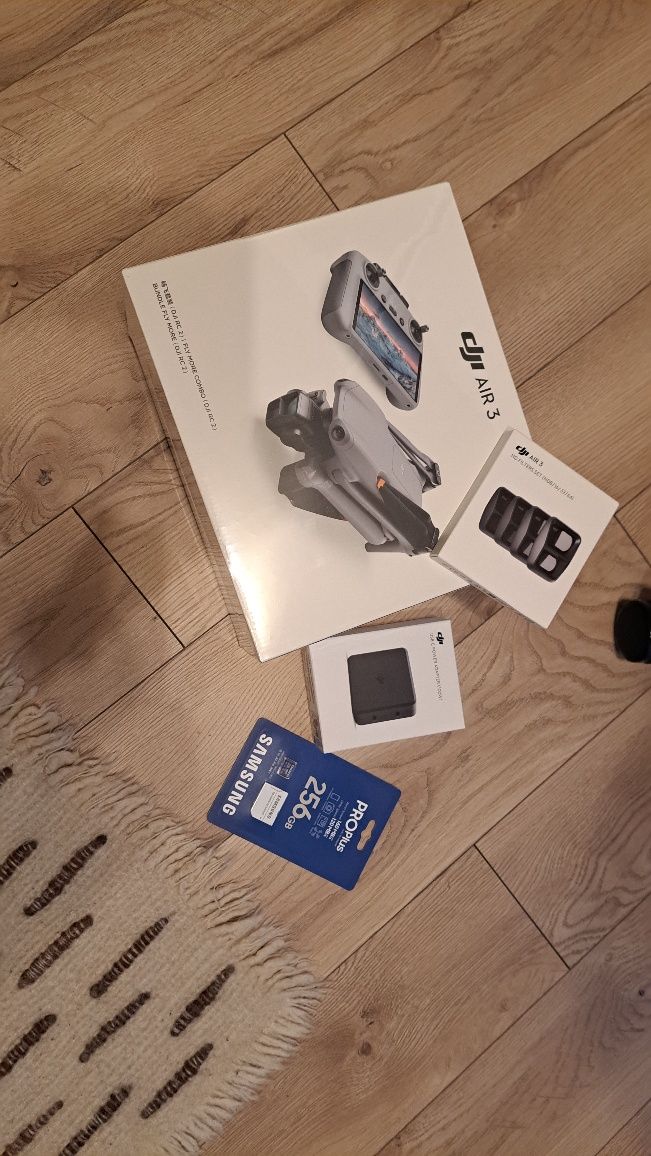 DJI дрон, DJI Air 3 Fly More Combo със застраховка