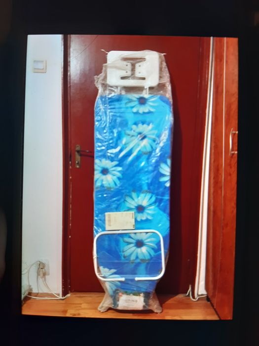 Doua Mese de călcat rufe noi!