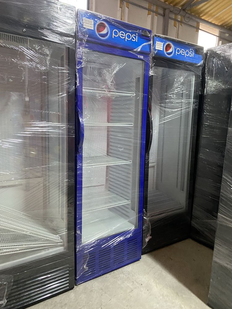 Vitrina frigorifica cu o usa verticala si led