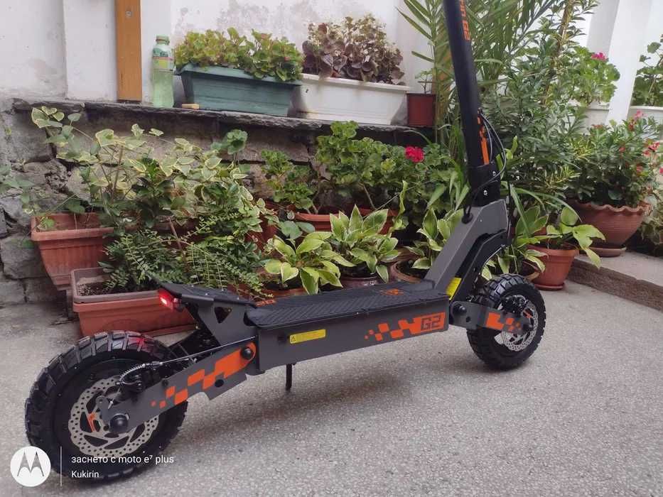Продавам Kukirin G2 2025 нова електрическа тротинетка на 95 км
