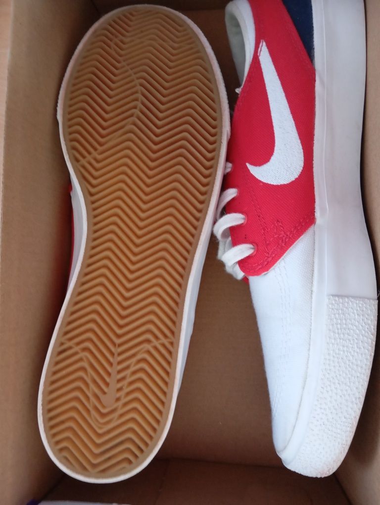 Nike SB zoom Janoski CNVS RM