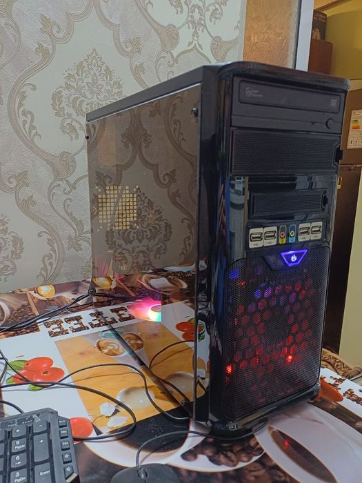 Yaxshi yigilgan damashniy kompyuter sotiladi polniy komplekt