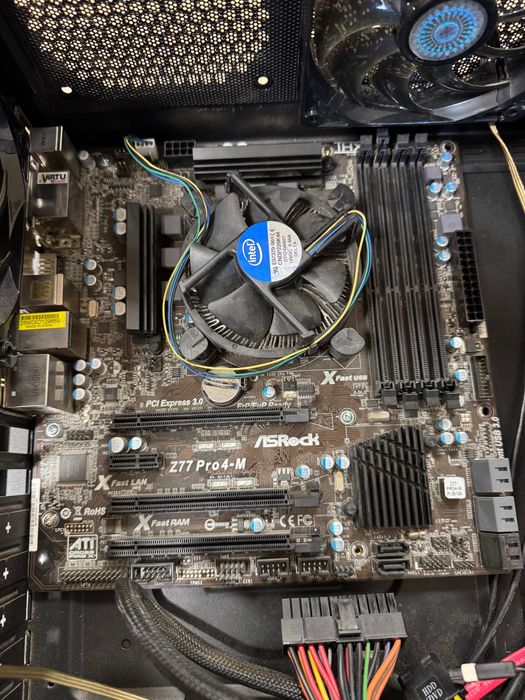 ЛОТ Хардуер (Кутия CM, Захранване FSP Aurum, Вентилатори и др.)