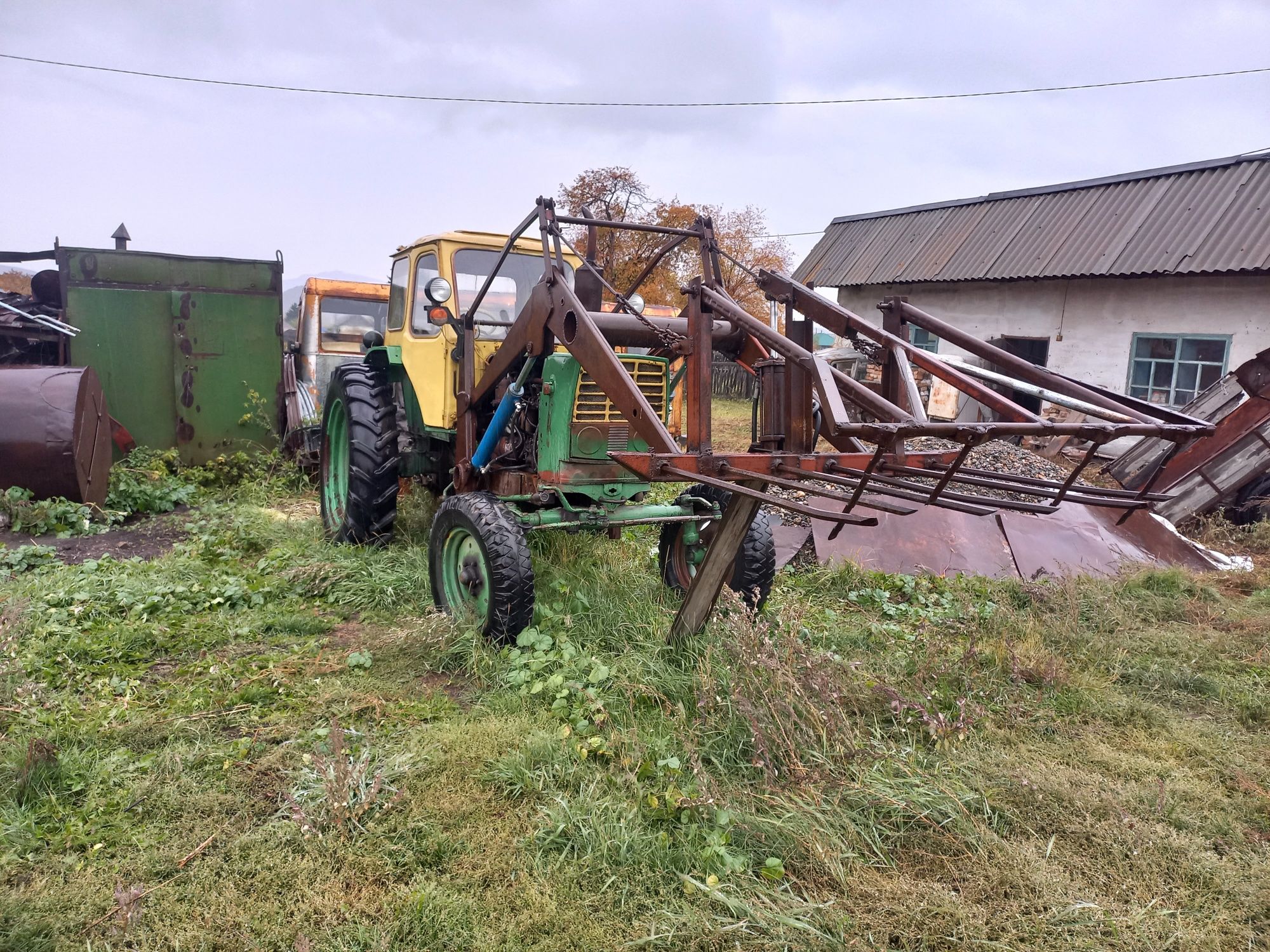 Продам трактор ЮМЗ в хорошем техническом состоянии.