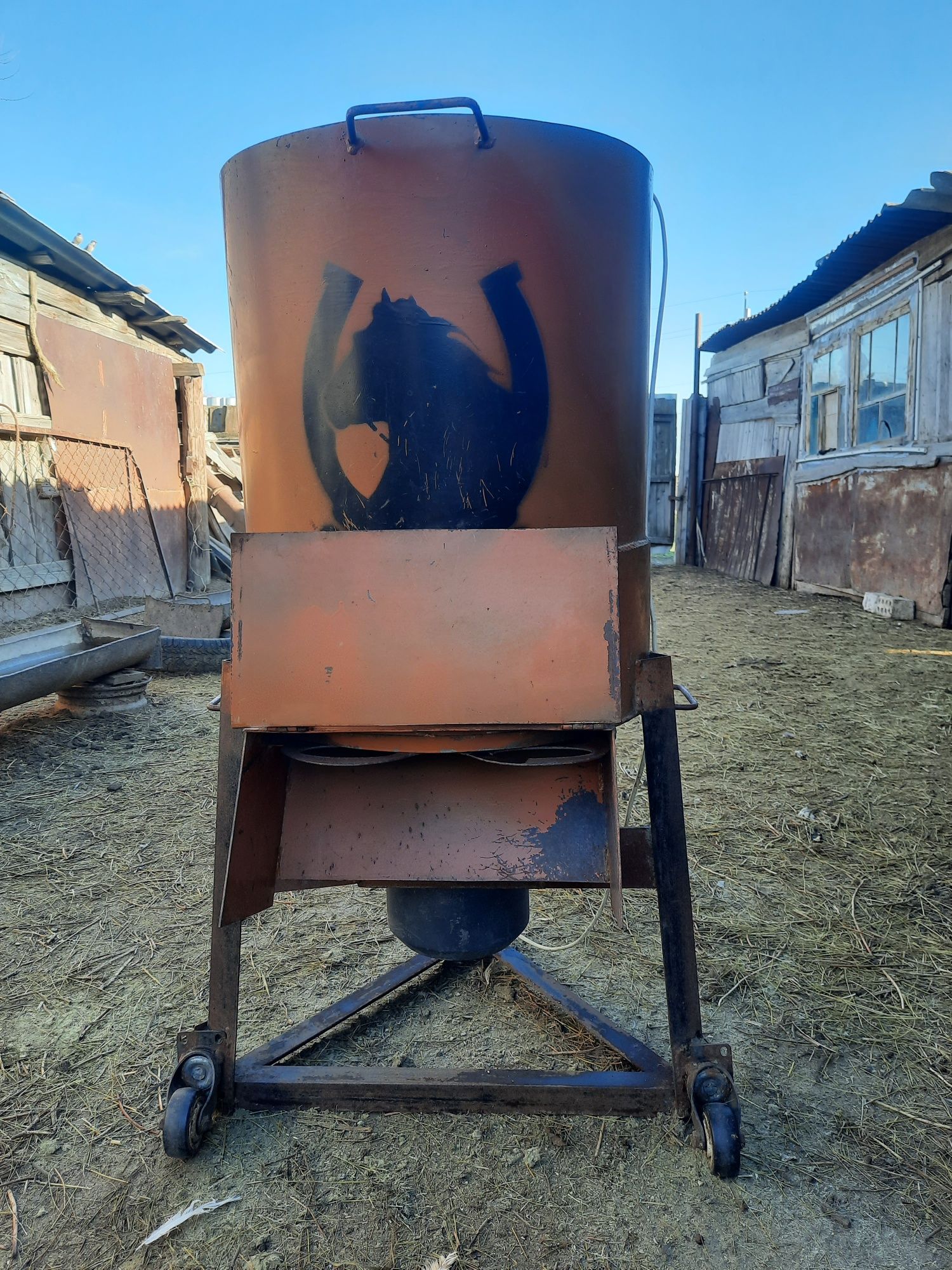 Продаётся дробилка для сена и зерна