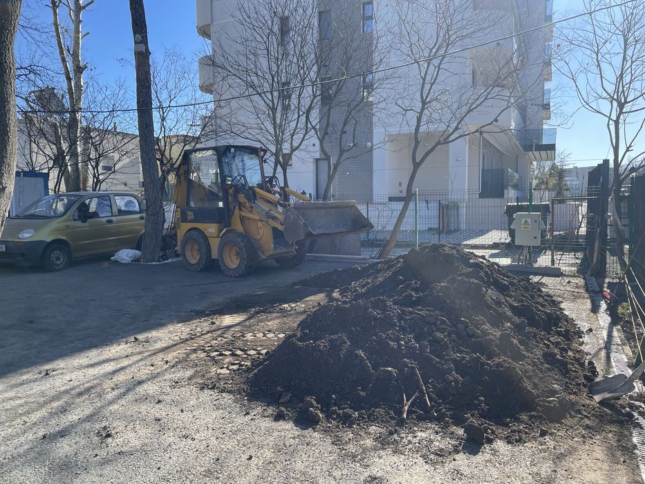 Inchiriem buldoexcavator, miniexcavator, miniincarcator