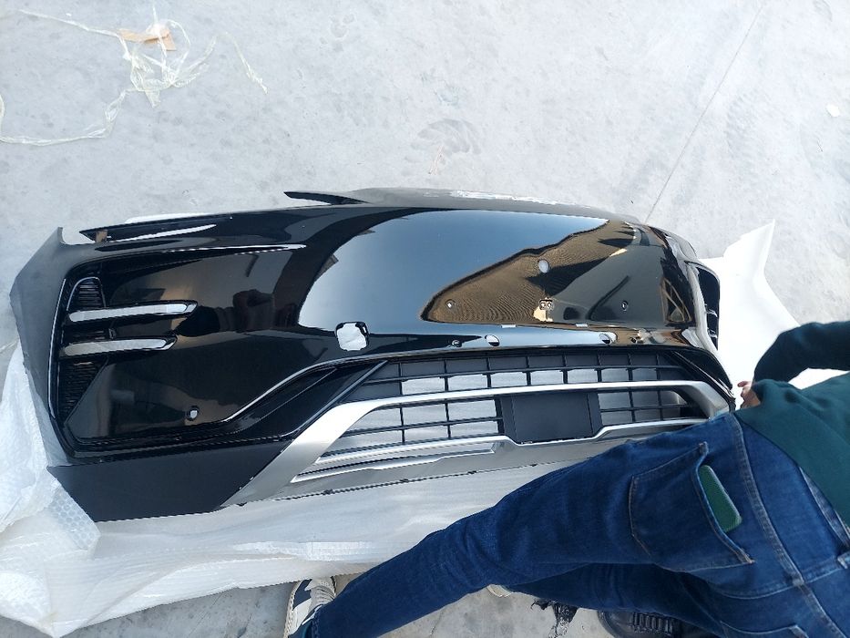 Byd va lixiang tayyor hitoyda bòyalgan bamperlar