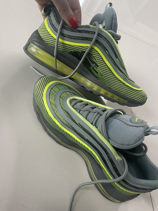 Air Nike marimea 36,5si marimea 39