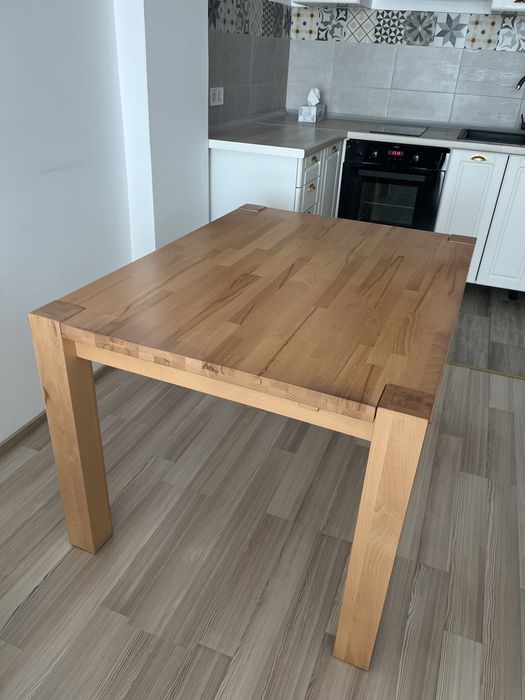 Masa solida lemn masiv 125x100 pret 750 RON