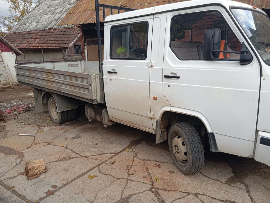 Autoutilitară Nissan Trade