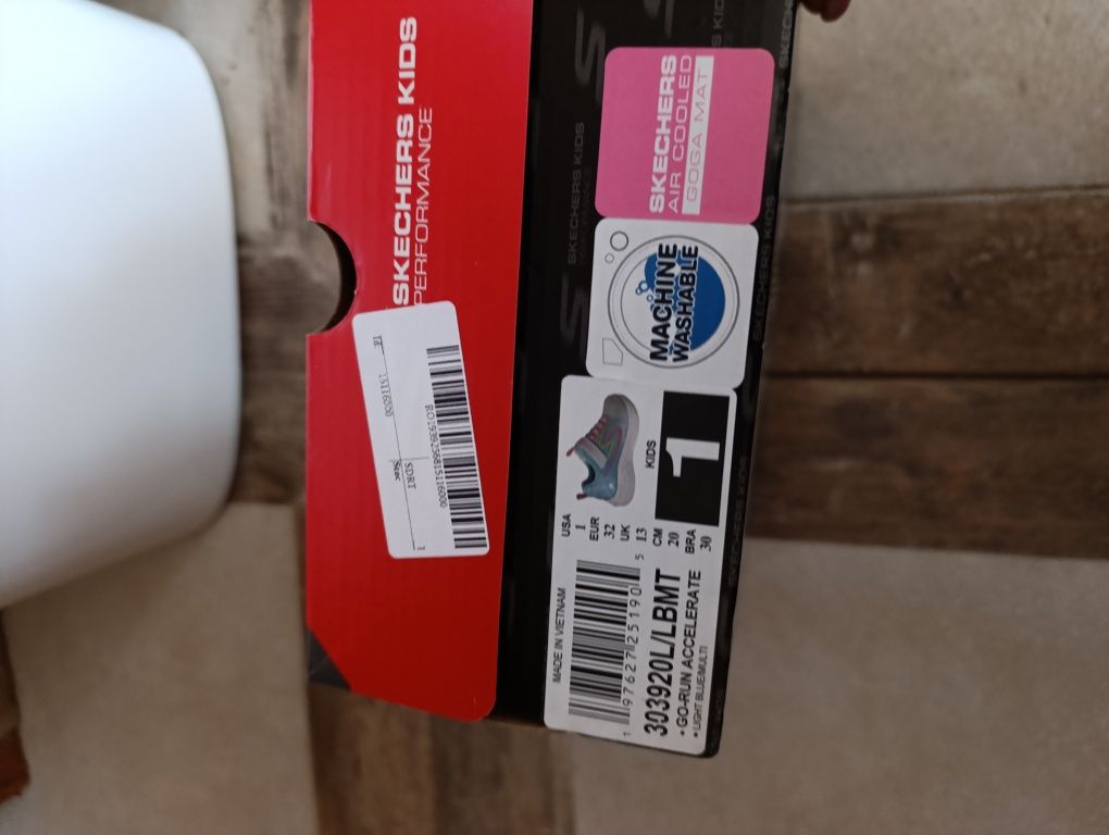 Маратонки Skechers 32