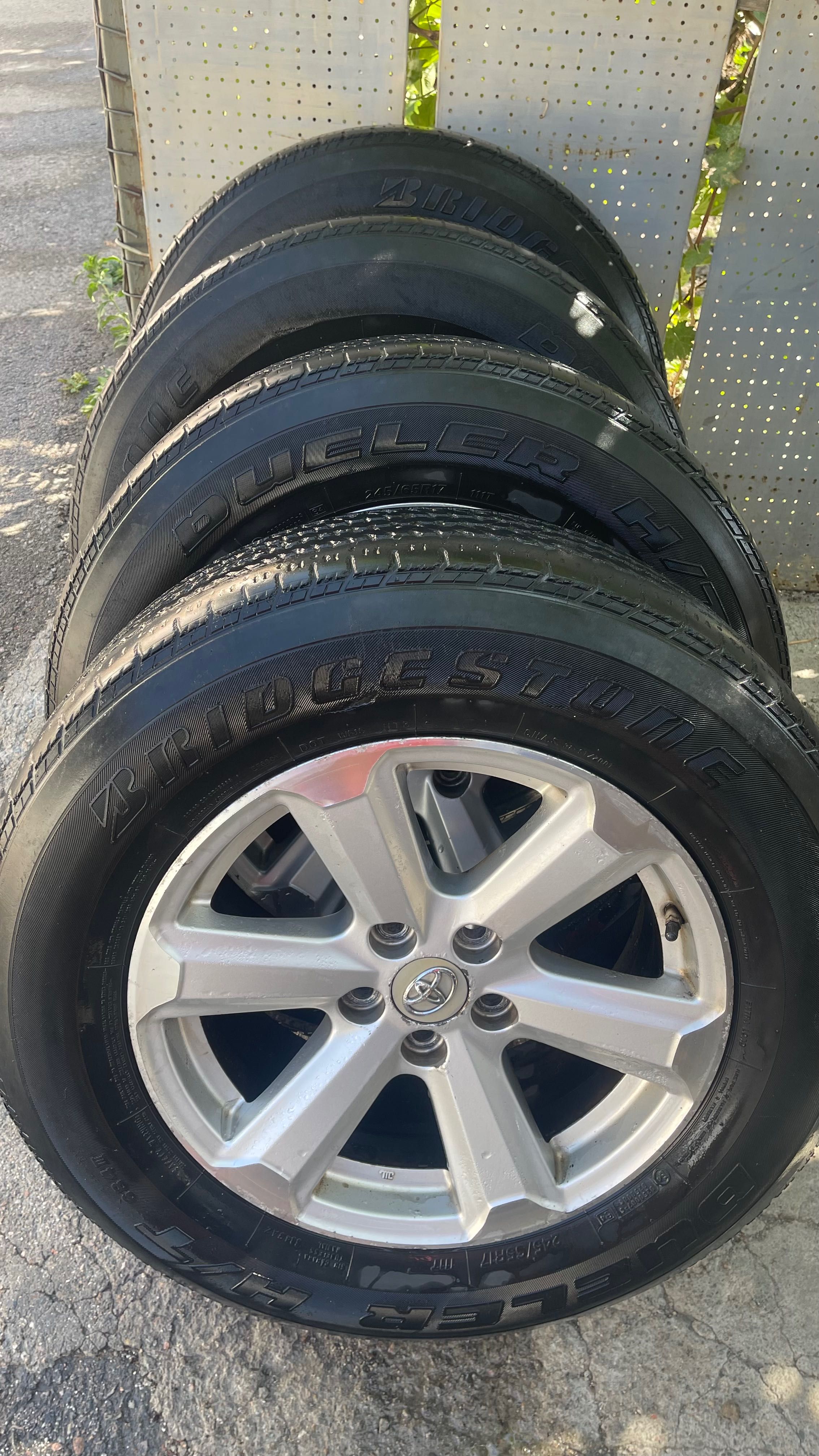 Продаю б/у автошины Bridgestone