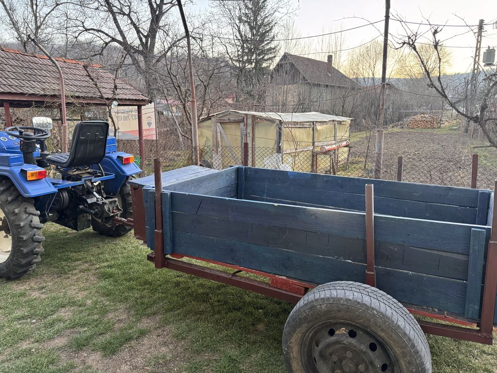 De vânzare Minitractor 24 c.p. Zubr 4x4, cu remorca, freza si plug