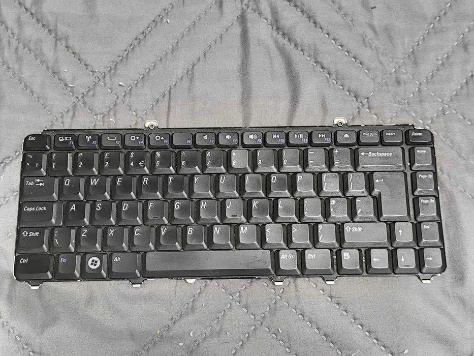 Клавиатура за лаптоп Dell Inspiron 1545