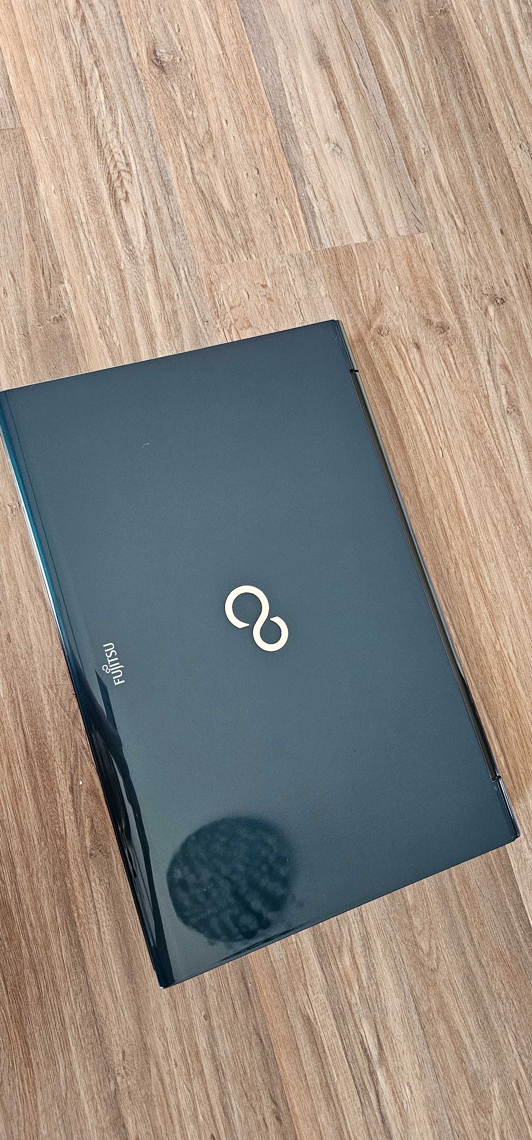 Лаптоп Fujitsu Lifebook AH532/G21