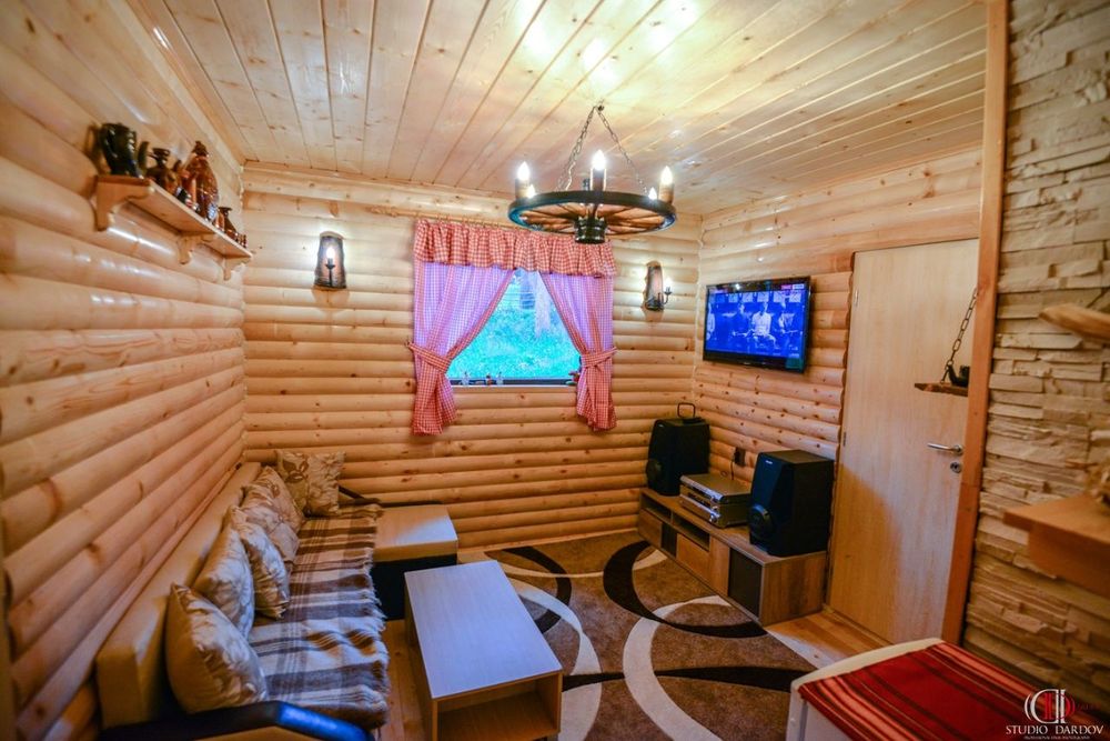 Полилеи , осветление от  колела от каруца с ръчно изработени чашки