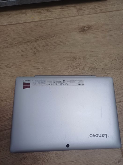 Lenovo Miix 310 cu Touchscreen