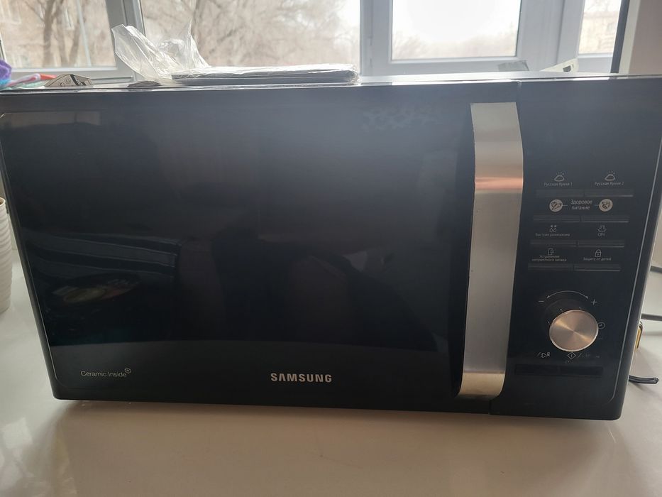 Продаю микроволновую печь.