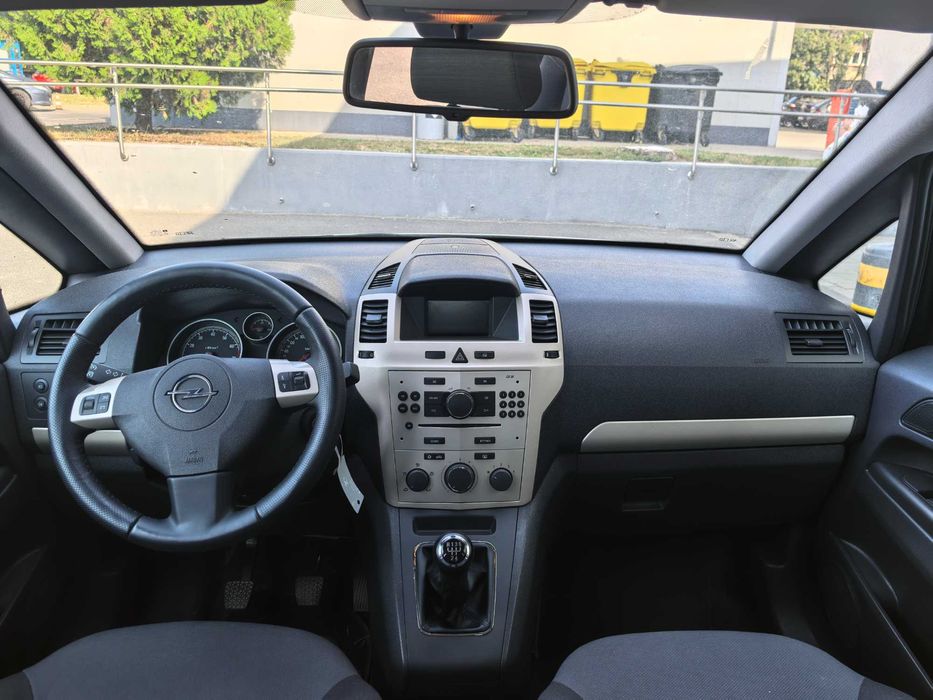 Opel Zafira - inmatriculat 2011, 1.6 benzina, 7 locuri, carlig