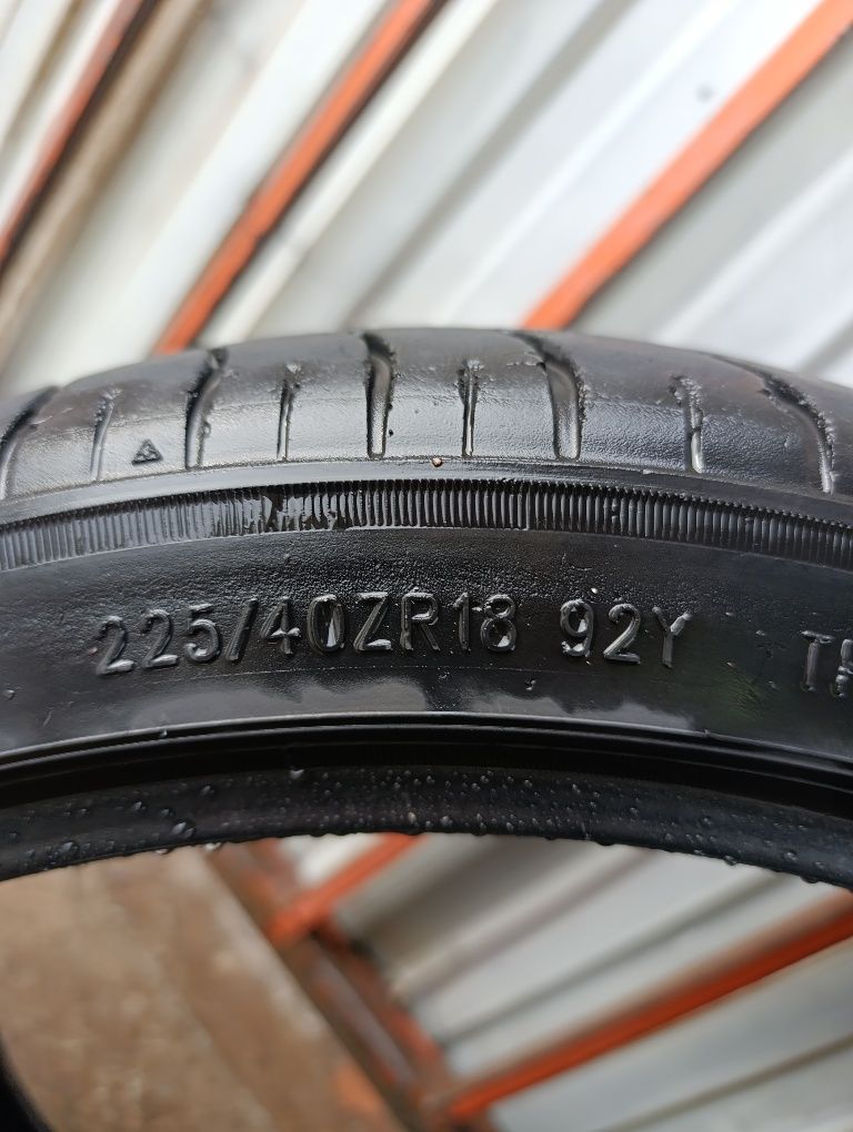 Шины летние 225/40 R 18.