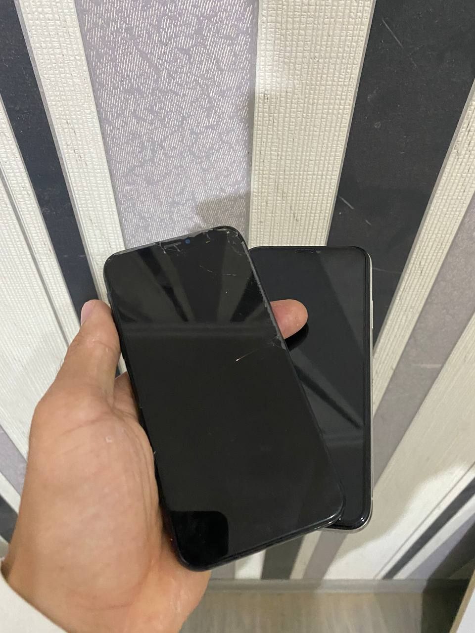 Iphone X 2 ta    .