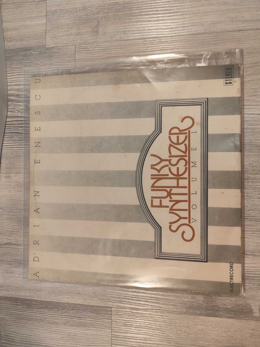 Disc vinil vynil Funky Synthesizer + bonus E. Morricone indoit