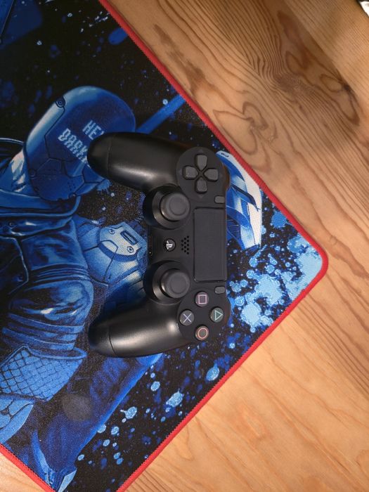 PlayStation 4 Slim - 1TB- Отлично състояние. Като нов