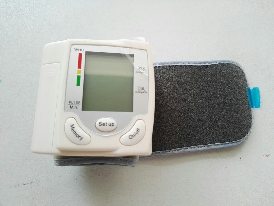 Апарат за измерване на кръвно налягане, за китка НОВ, 4 модела