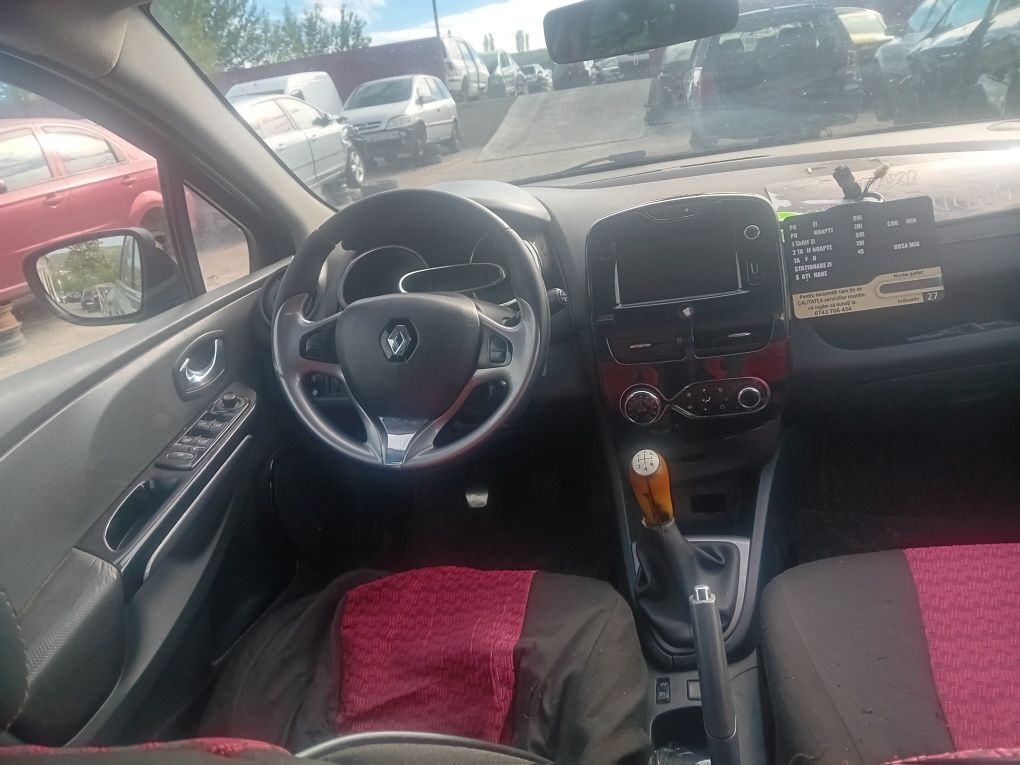 Dezmembrez Renault clio 2014