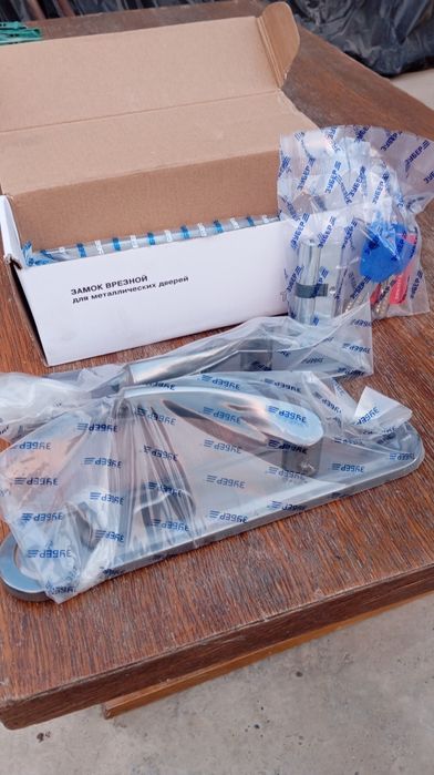 Дарвоза сотилади