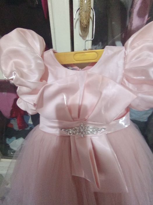 Продам платье новое детское