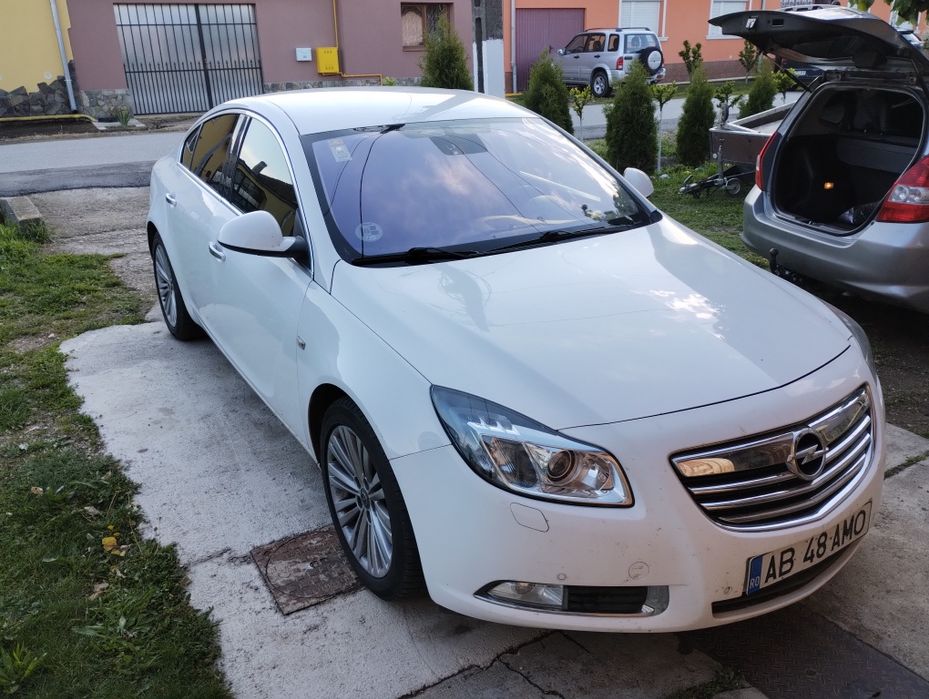 Opel insignia vând sau schimb cu basculabile 3,5 tone
