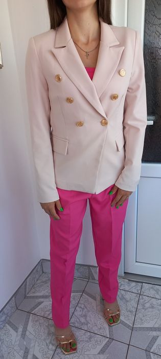 Sacou elegant cu nasturi aurii