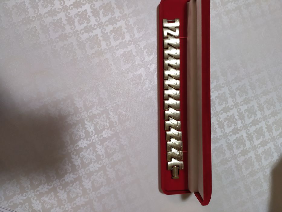 Продаю циркониевый браслет