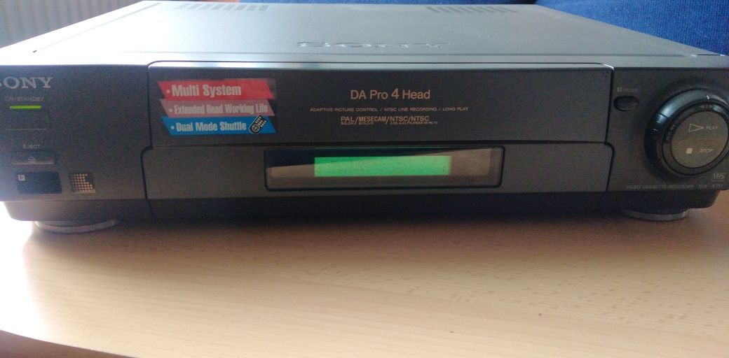 Видео SONY.С много екстри.