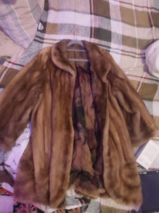 Продам шубу из натурального меха