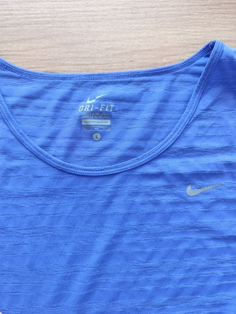 Nike дамска тениска