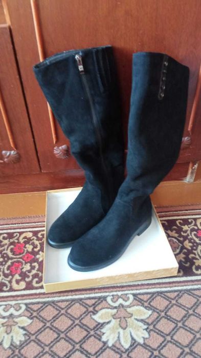 Продам зимние сапоги