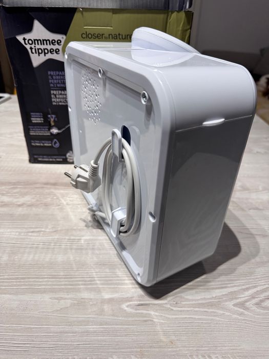Tommee Tippee Perfect Prep уред за приготвяне на адаптирано мляко