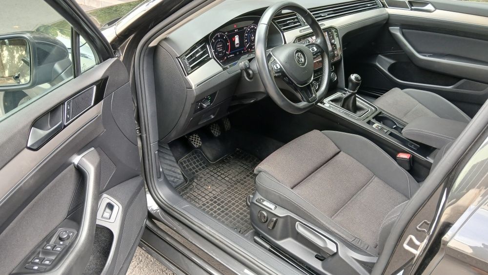 VW Passat B8 Cockpit 2.0 diesel An 2019