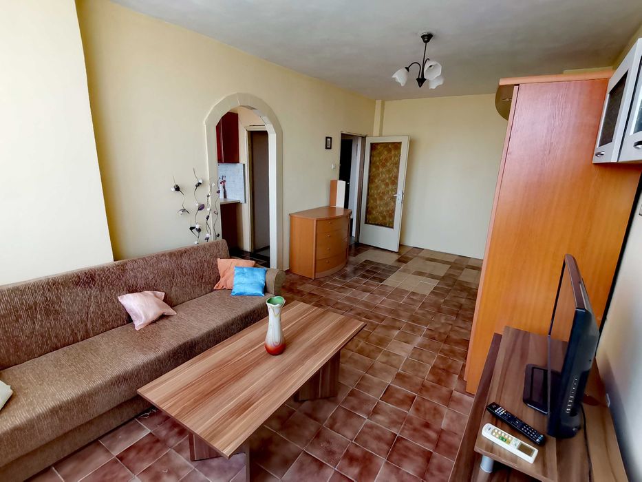 Дава се под наем Тристаен апартамент в Бургас, Център - 90 кв.м за 306 € - Снимка #7