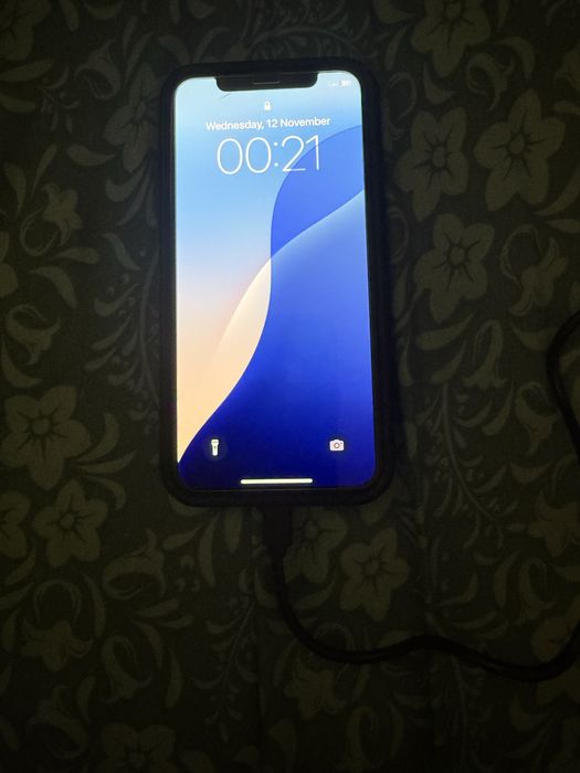 Продавам Iphone XS